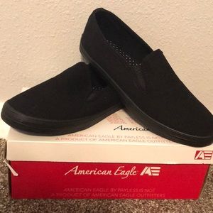 Super cute BN black slide on.